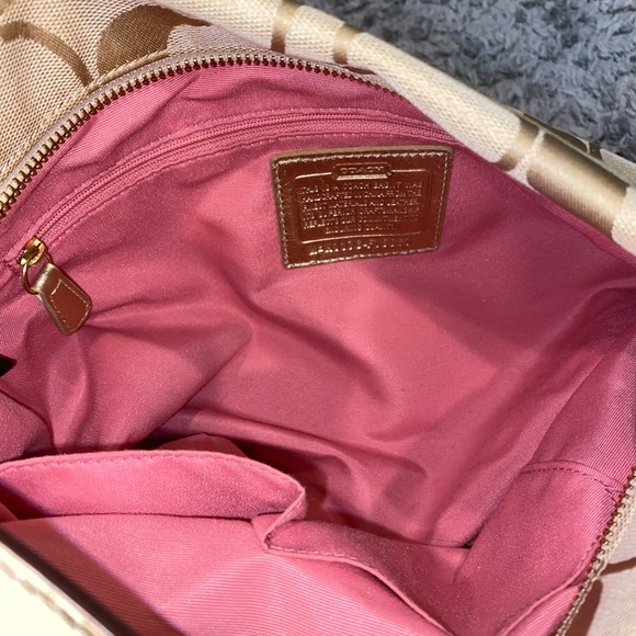 Coach purse - Picture 4 of 4